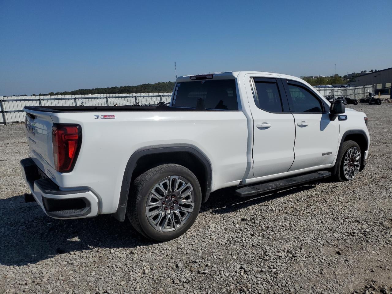 GMC Sierra K1500 Elevation Image 6