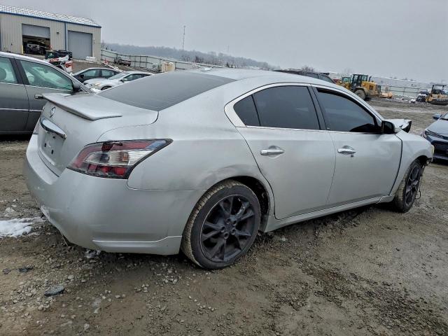 Nissan Maxima S Image 9