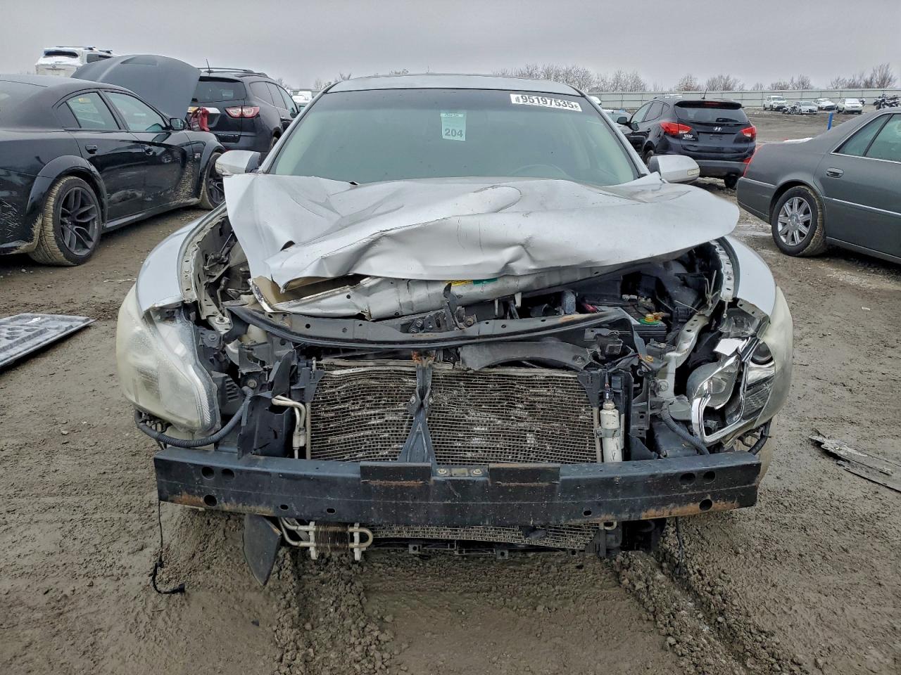 Nissan Maxima S Image 3