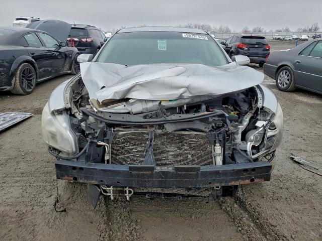 Nissan Maxima S Image 3