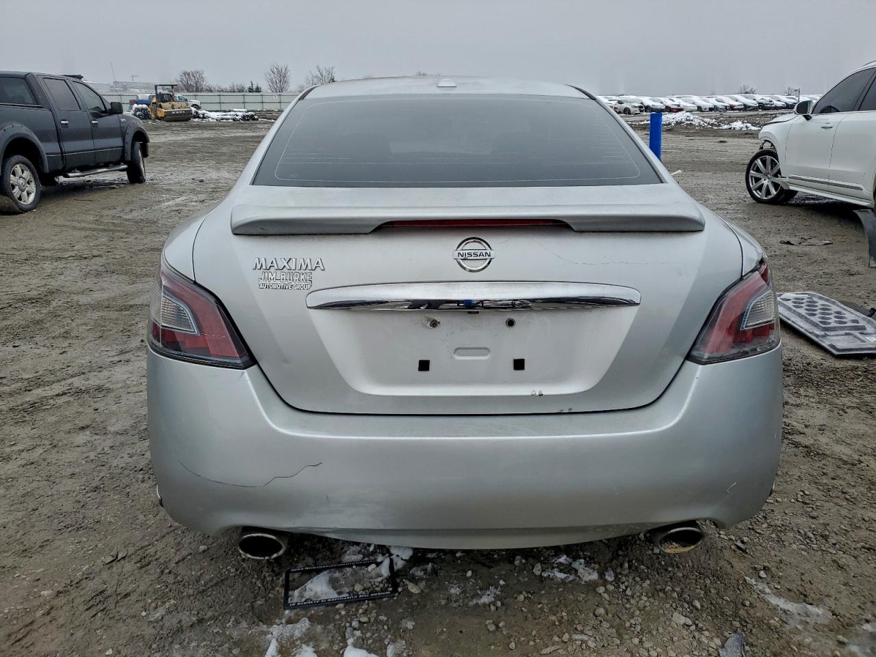 Nissan Maxima S Image 11