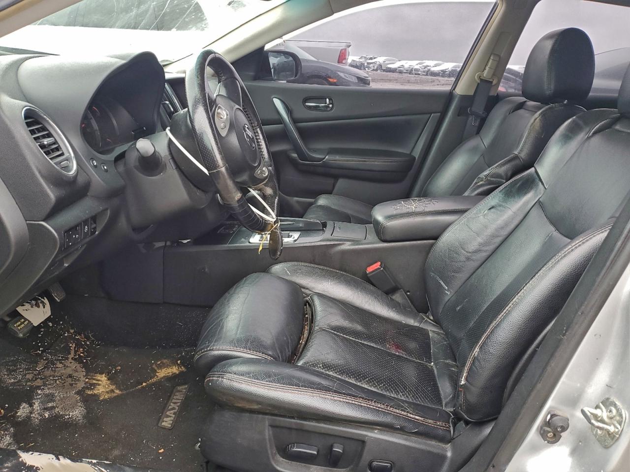 Nissan Maxima S Image 5