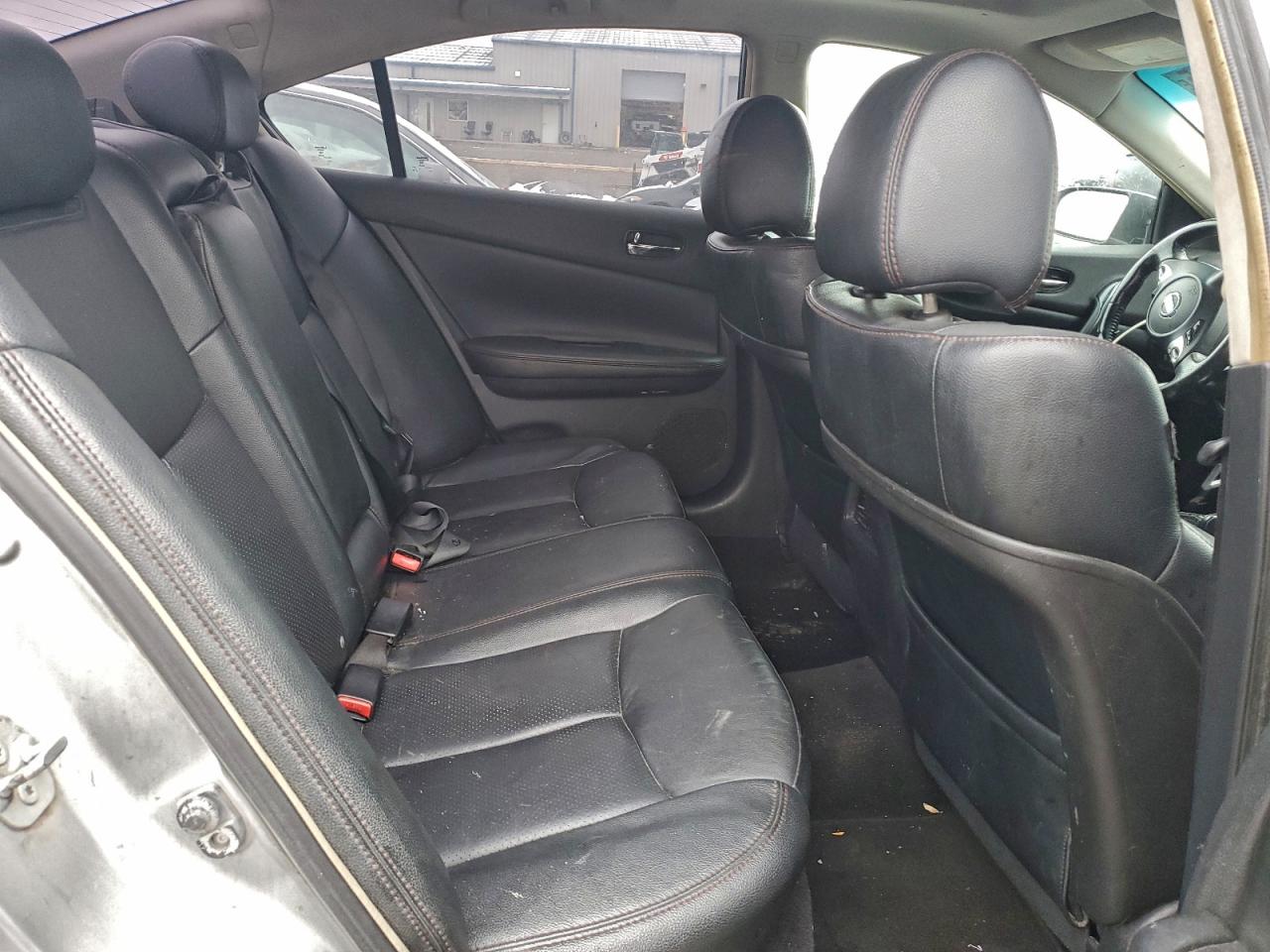 Nissan Maxima S Image 6