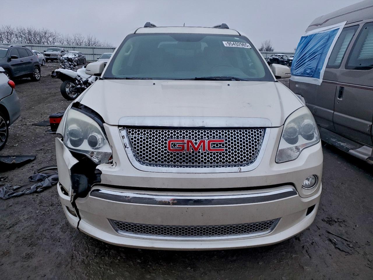 GMC Acadia Denali Image 7