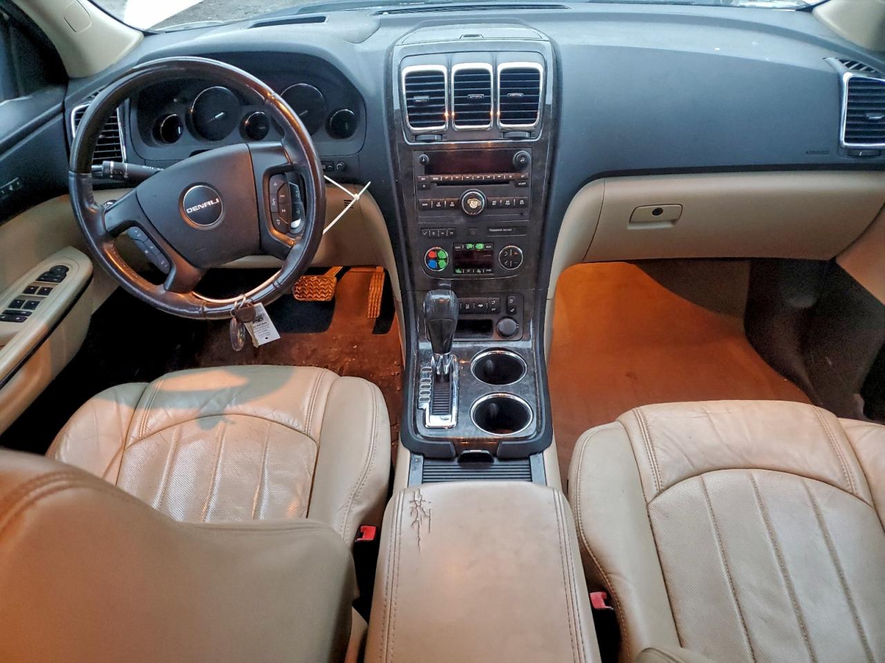 GMC Acadia Denali Image 11