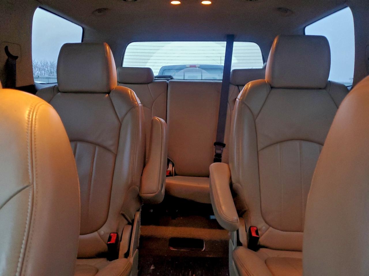 GMC Acadia Denali Image 13