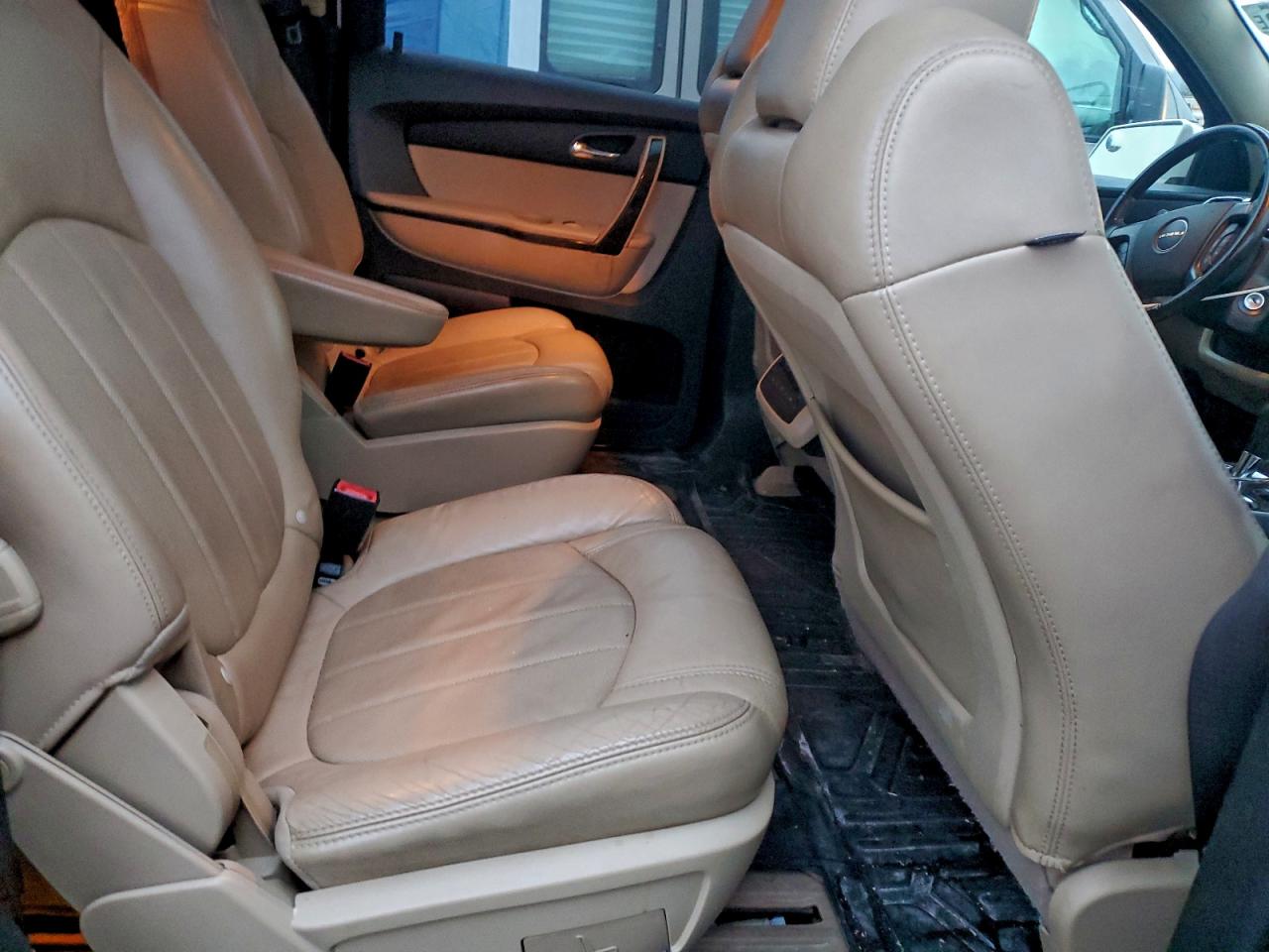 GMC Acadia Denali Image 12