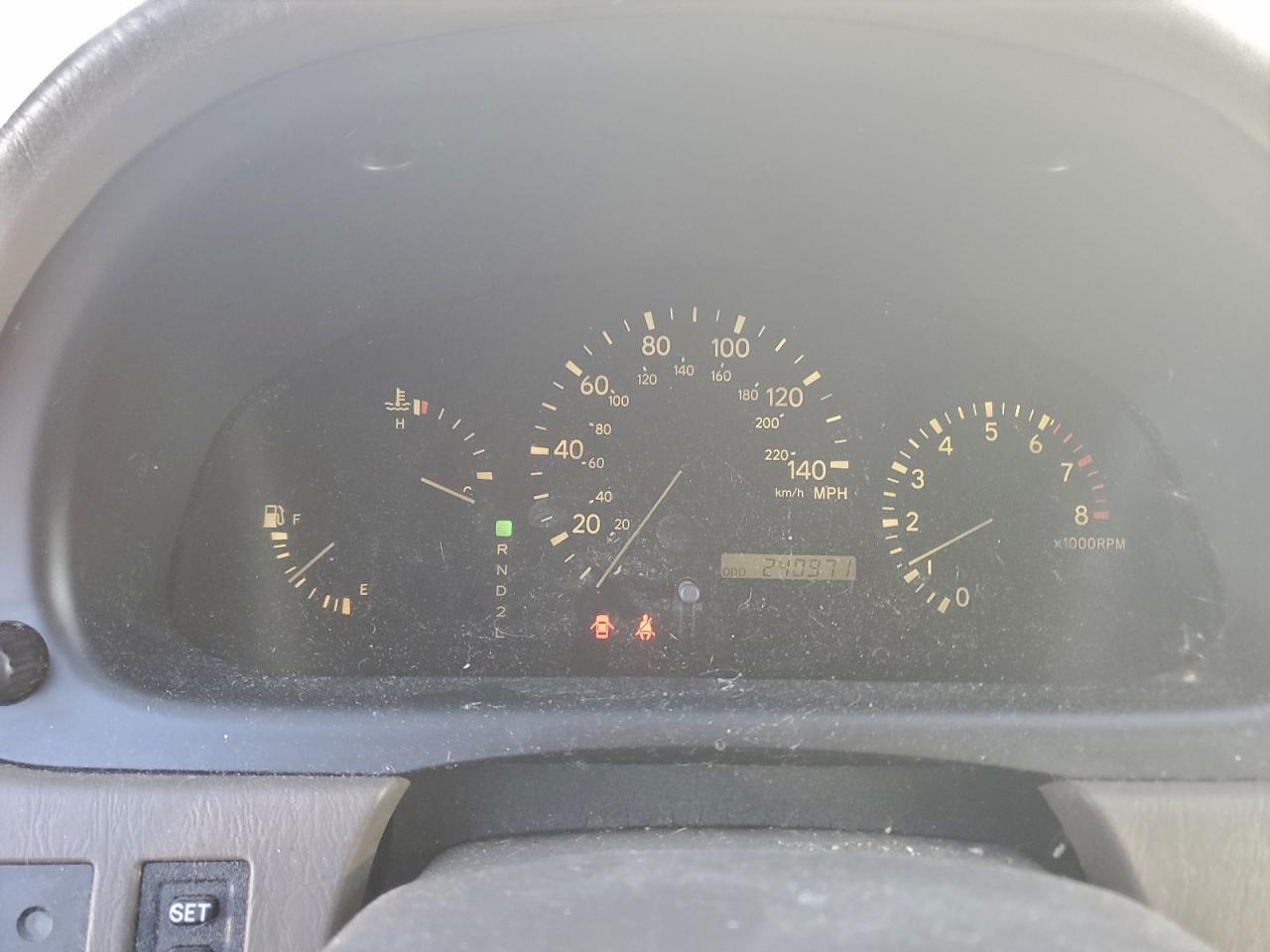 Lexus RX 300 Image 7