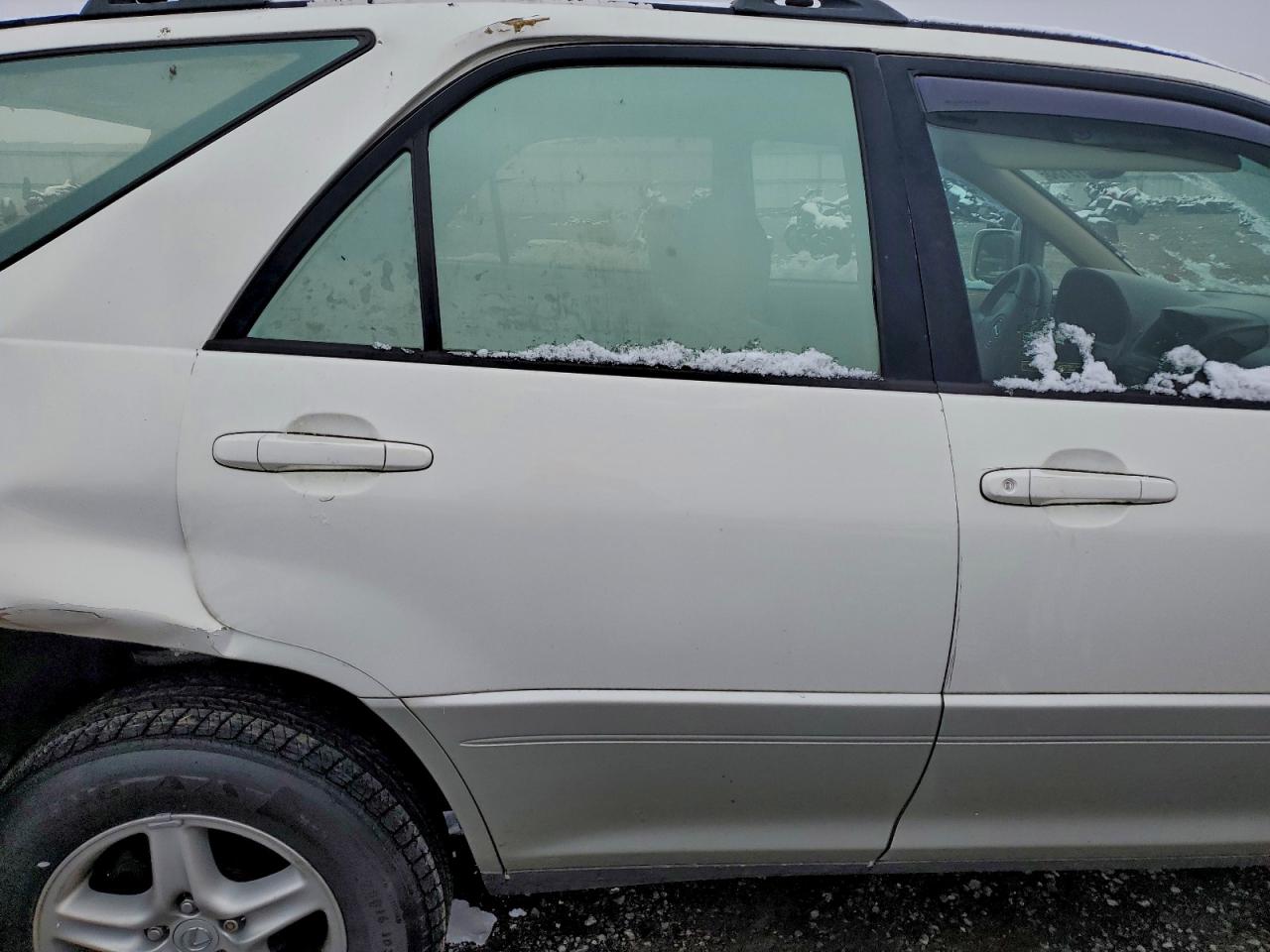 Lexus RX 300 Image 10