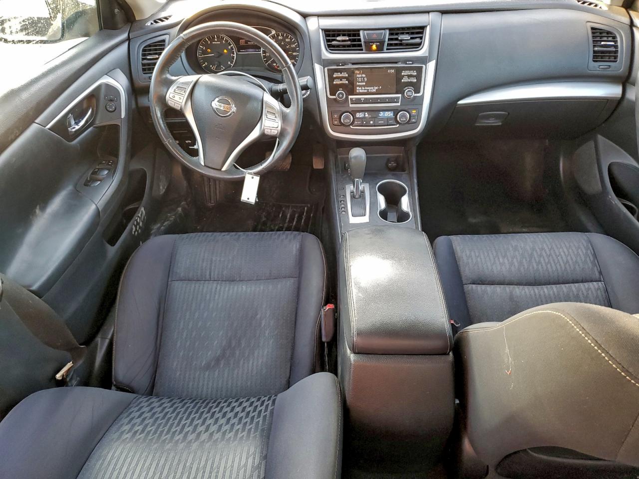 Nissan Altima 2.5 Image 3