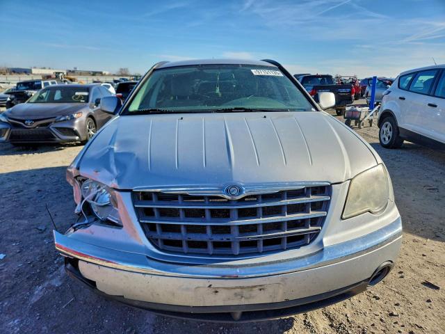 Chrysler Pacifica Touring Image 12