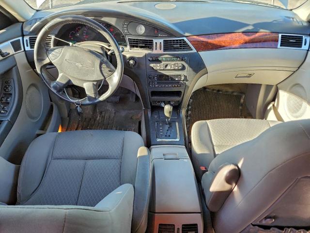 Chrysler Pacifica Touring Image 7