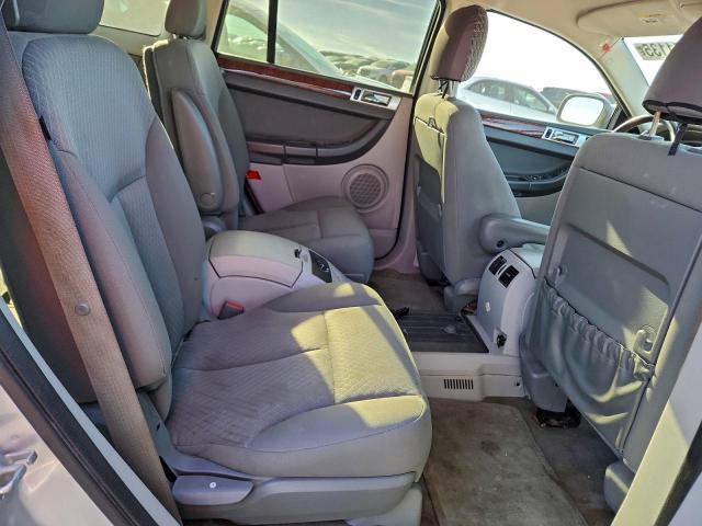 Chrysler Pacifica Touring Image 6