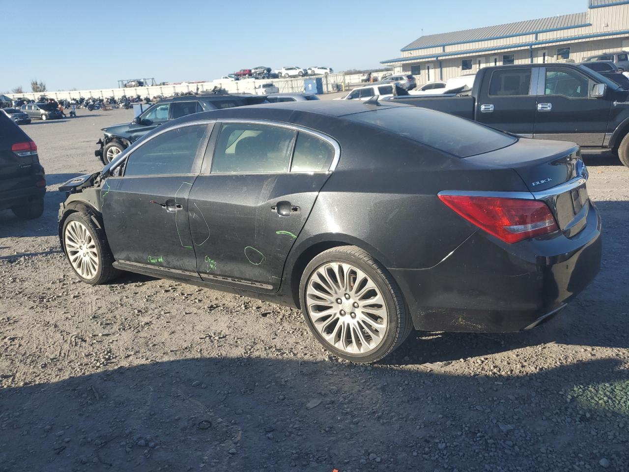 Buick LaCrosse Touring Image 5