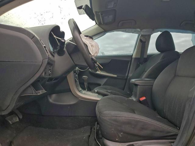 Toyota Corolla Base Image 3