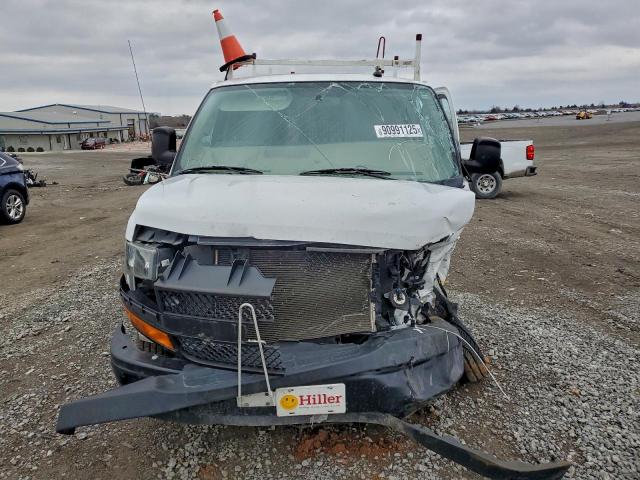 Chevrolet Express Image 5