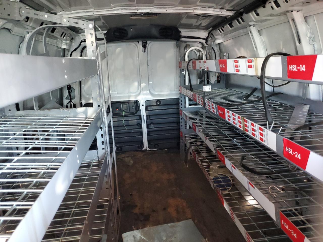 Chevrolet Express Image 11