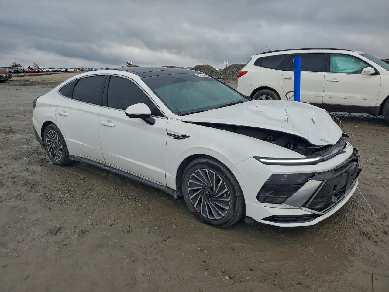 Hyundai SONATA Hybrid Image 12