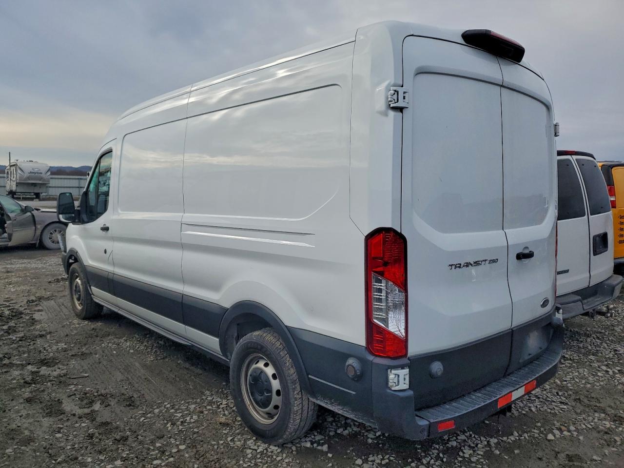 Ford Transit T-250 Image 4