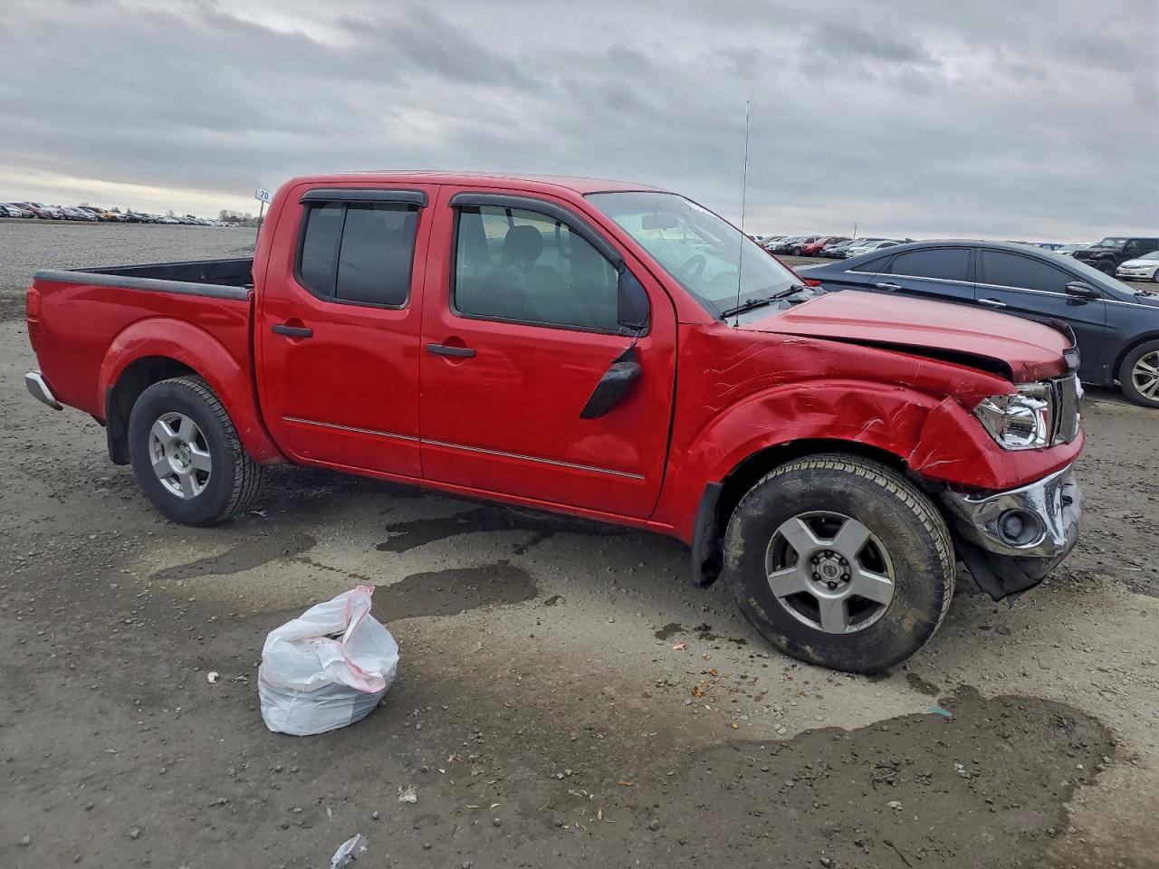 Nissan Frontier Crew Cab Le Image 6
