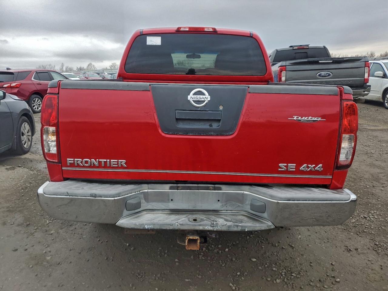 Nissan Frontier Crew Cab Le Image 2