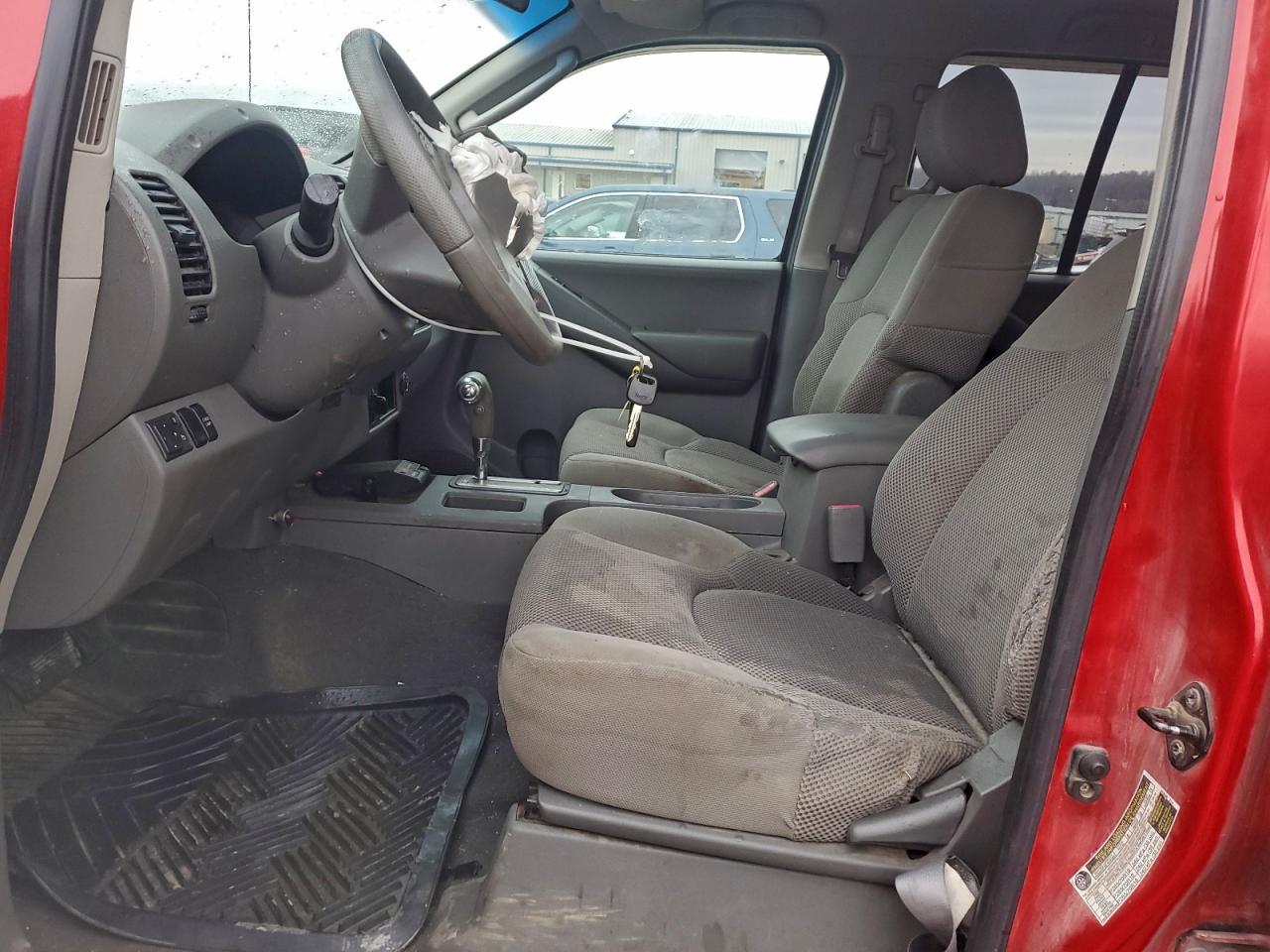 Nissan Frontier Crew Cab Le Image 7