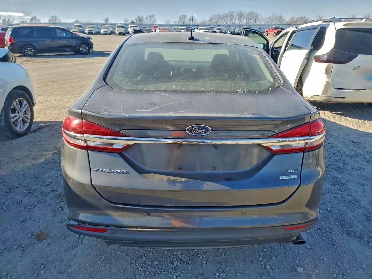 Ford Fusion Se Image 4