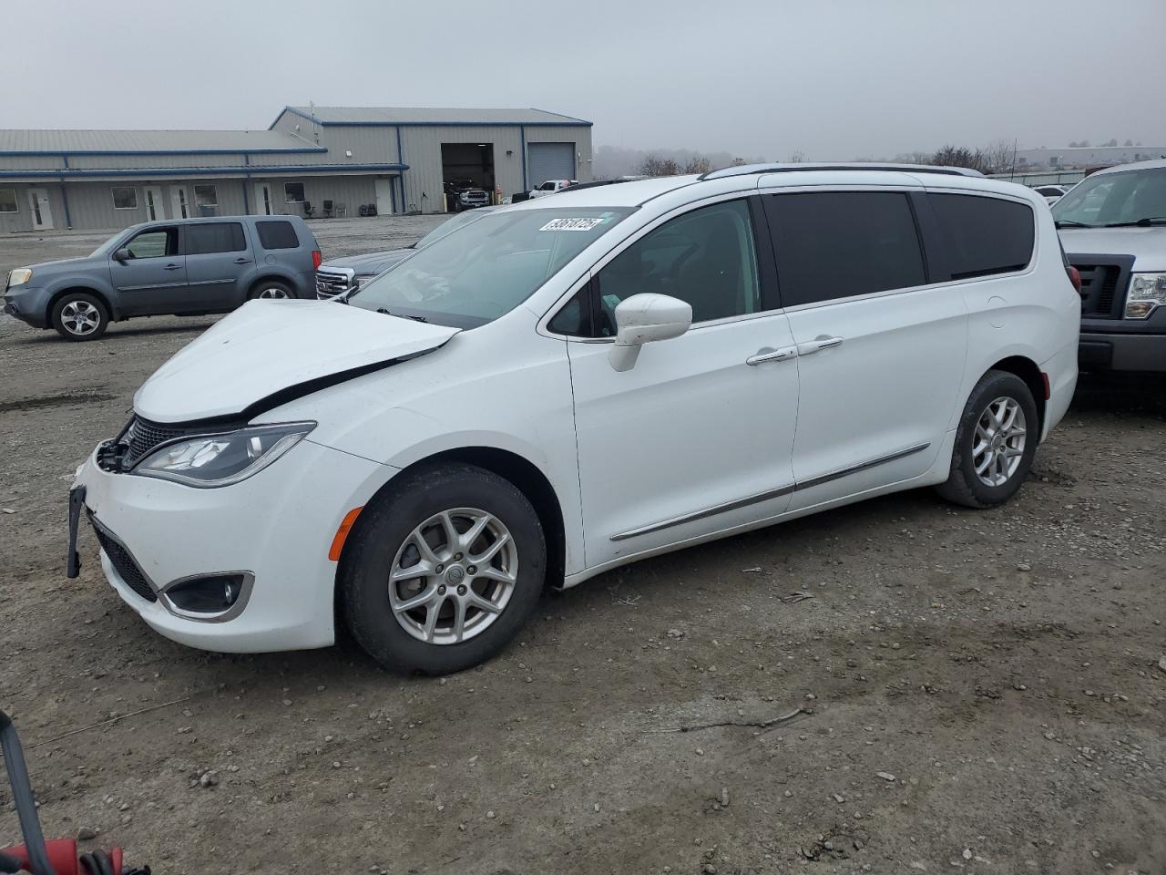 Chrysler Pacifica Touring L Image 1