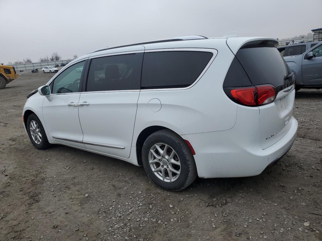 Chrysler Pacifica Touring L Image 12