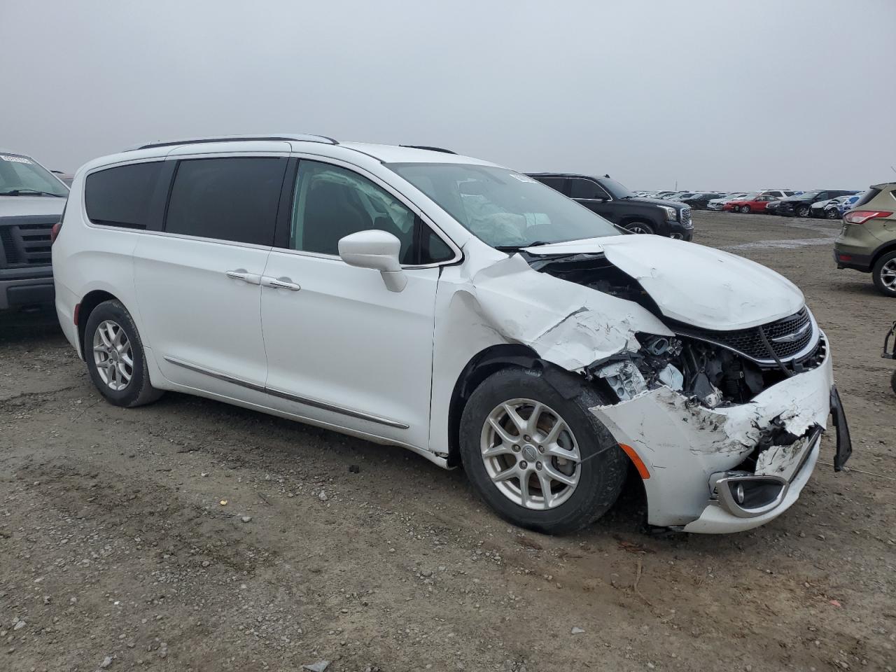 Chrysler Pacifica Touring L Image 5