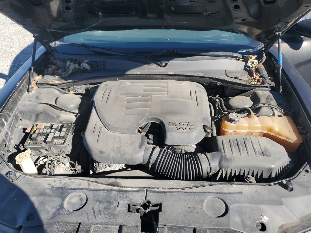 Dodge Charger Se Image 11