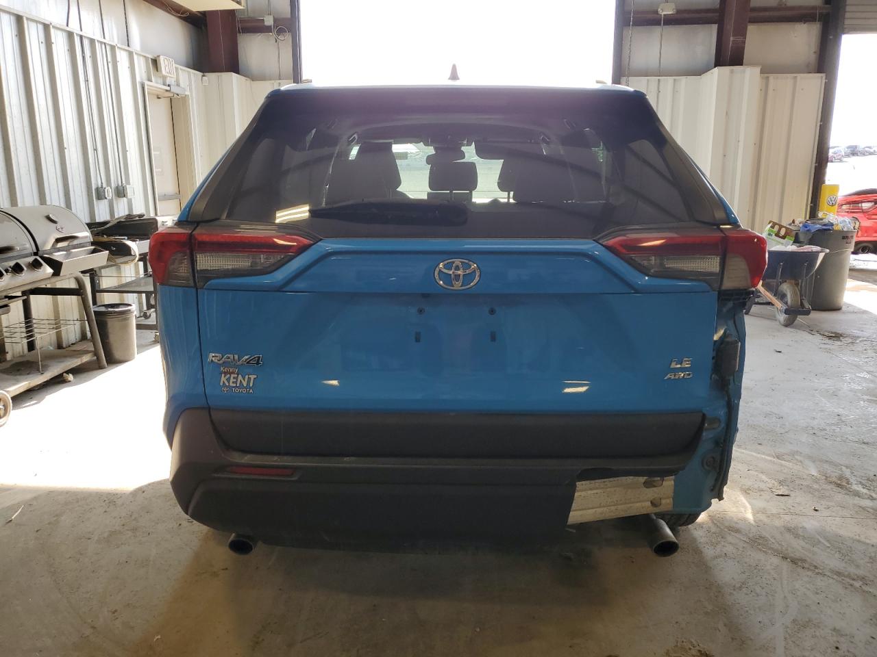 Toyota RAV4 Le Image 7