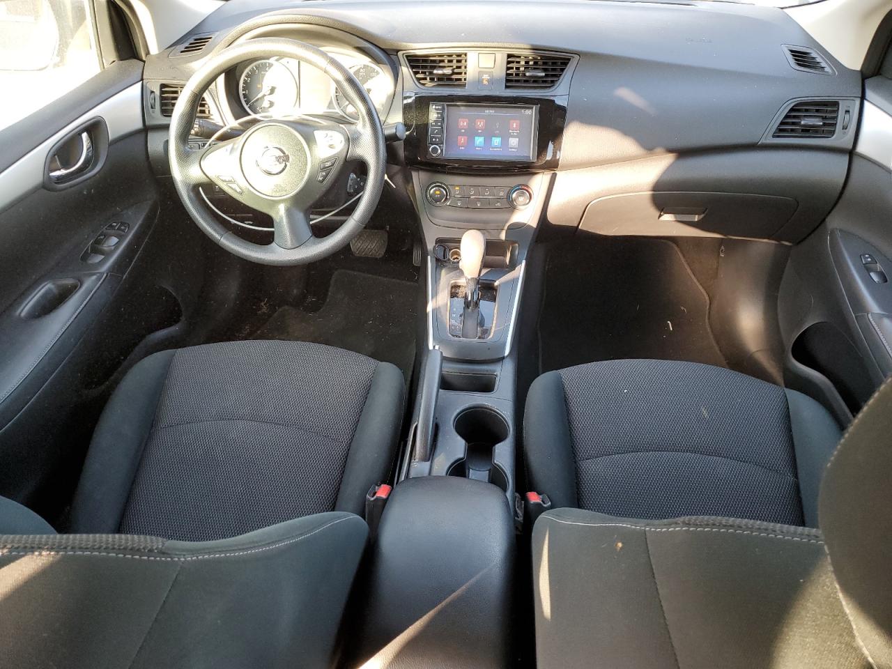 Nissan Sentra S Image 8