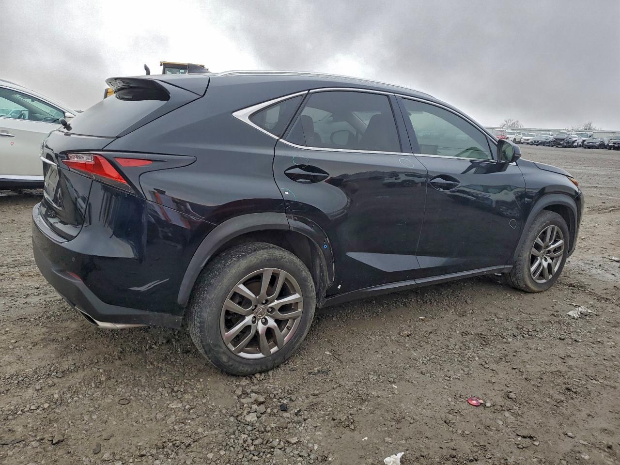 Lexus NX 200t Image 4