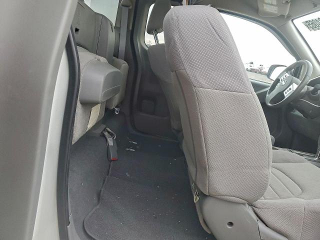 Nissan Frontier S Image 2