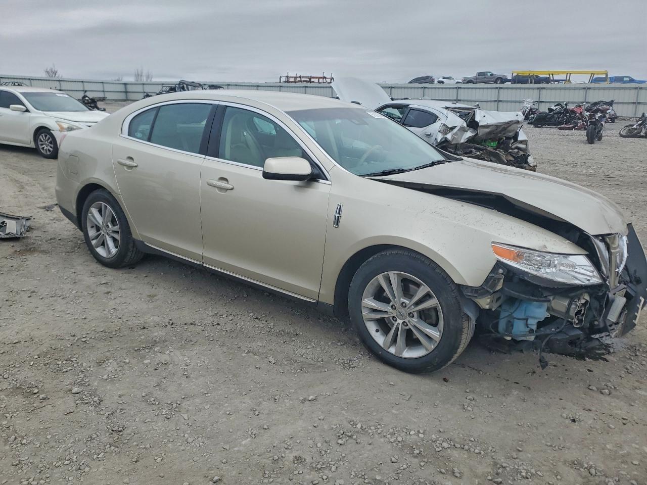Lincoln MKS Image 7