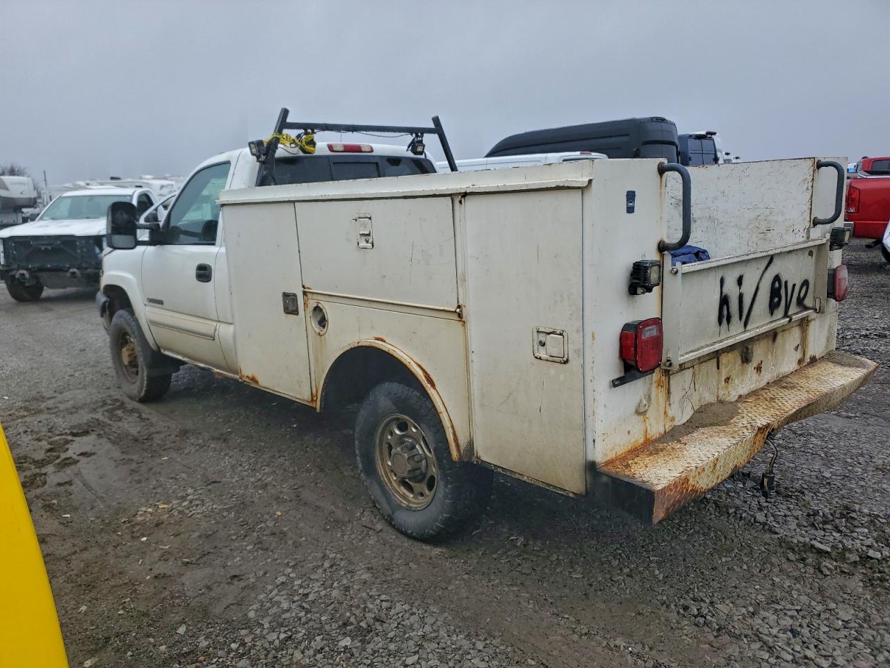 Chevrolet Silverado K2500 Heavy Duty Image 2