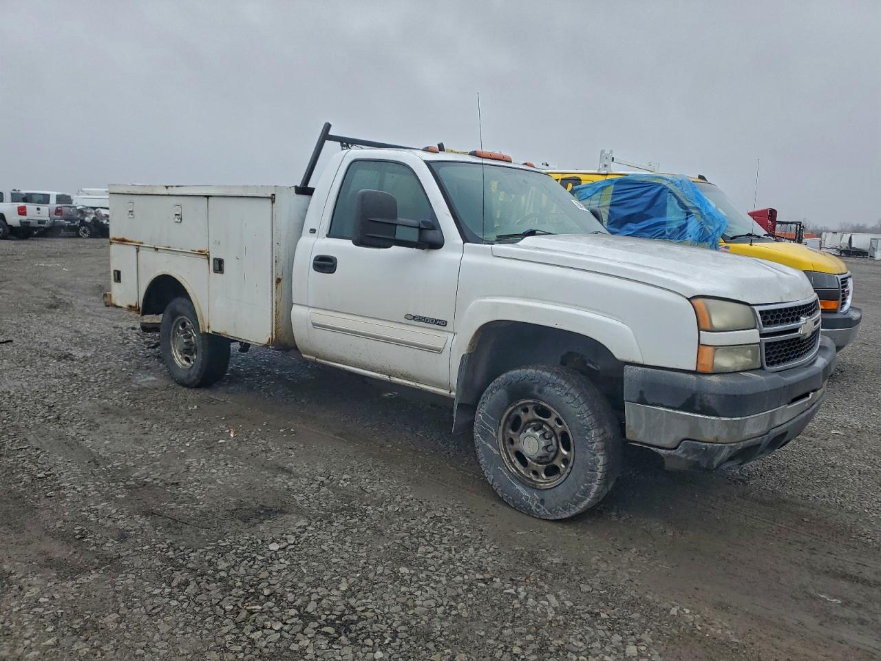Chevrolet Silverado K2500 Heavy Duty Image 11