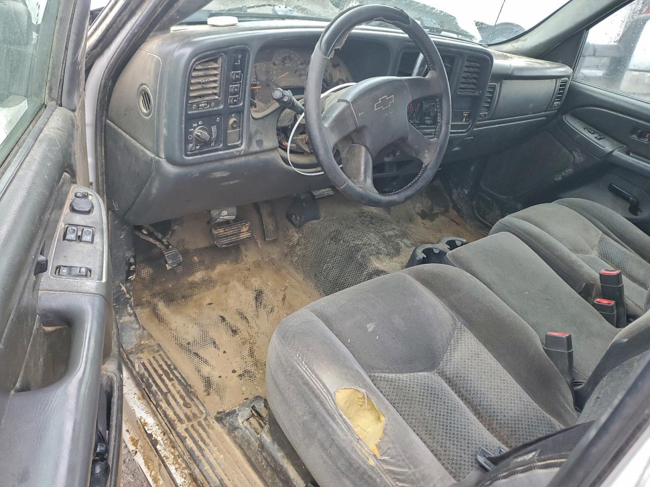 Chevrolet Silverado K2500 Heavy Duty Image 9