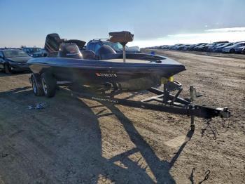  Salvage Land Rover Bassboat