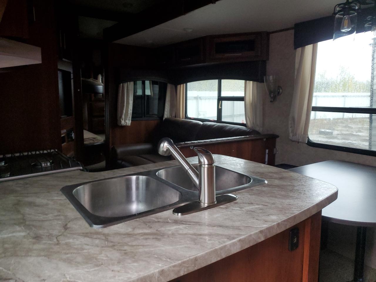 Jaycee 5th Wheel Image 2