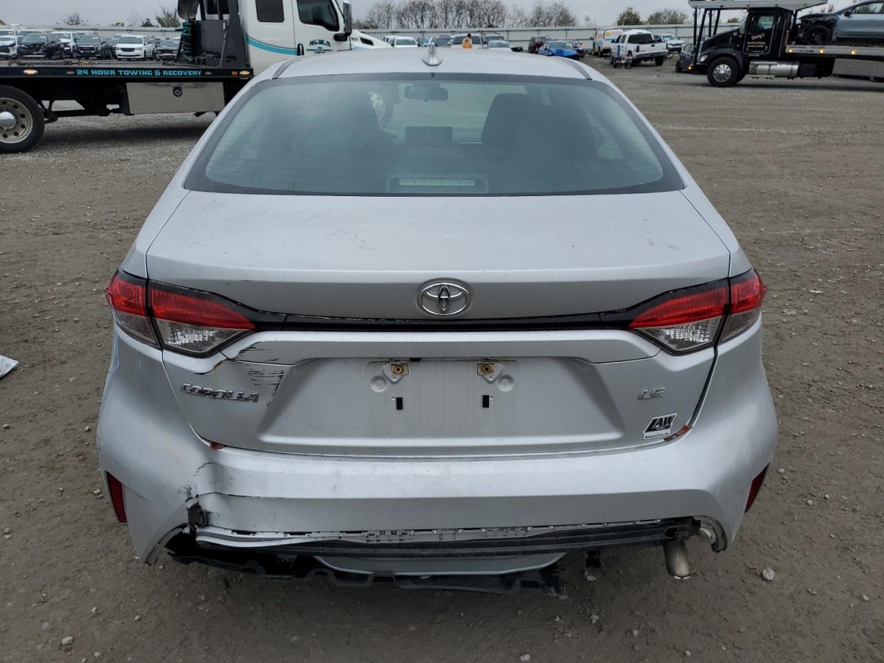 Toyota Corolla Le Image 4