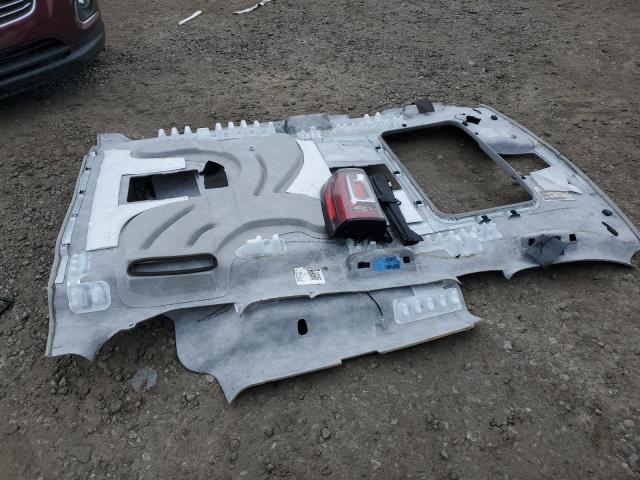 GMC Yukon Denali Image 10