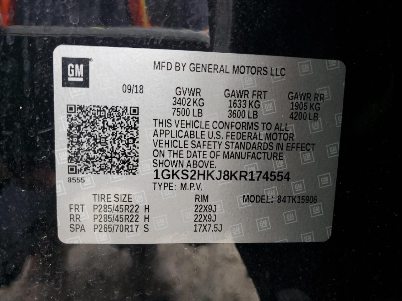 GMC Yukon Denali Image 12