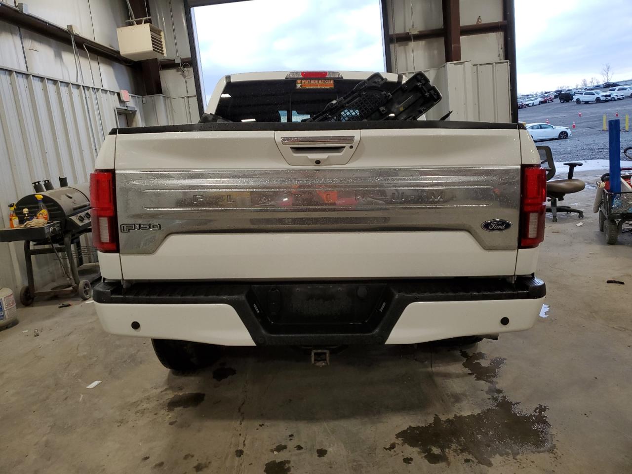 Ford F-150 Supercrew Image 11