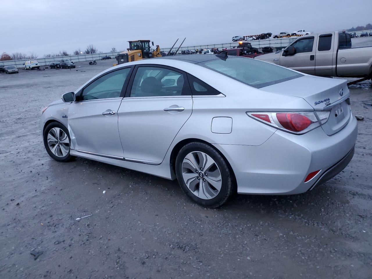 Hyundai SONATA Hybrid Image 3