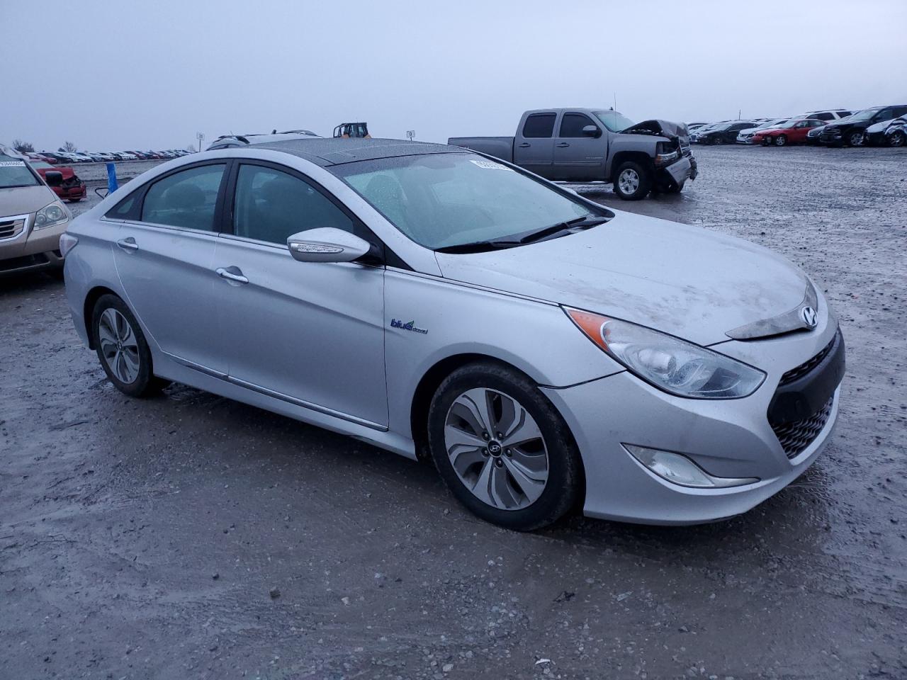 Hyundai SONATA Hybrid Image 2