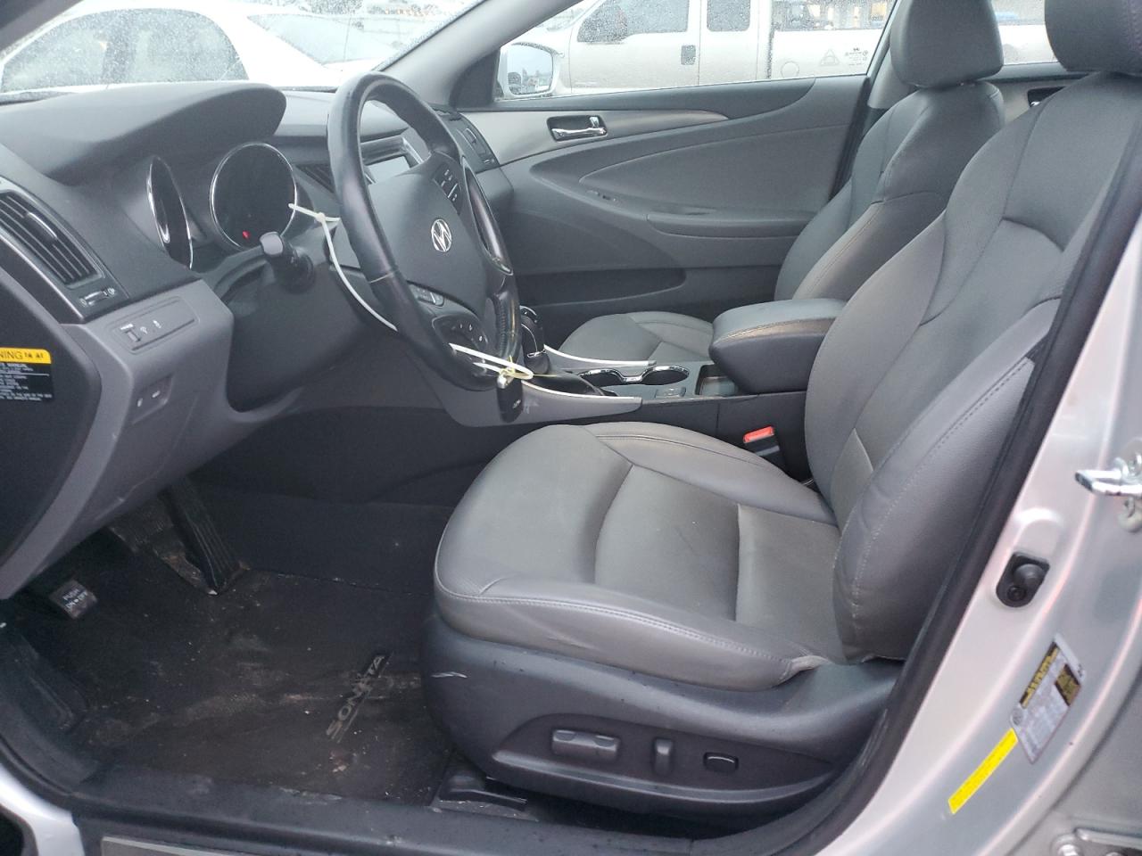 Hyundai SONATA Hybrid Image 8