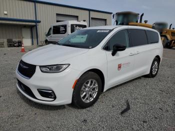  Salvage Chrysler Pacifica
