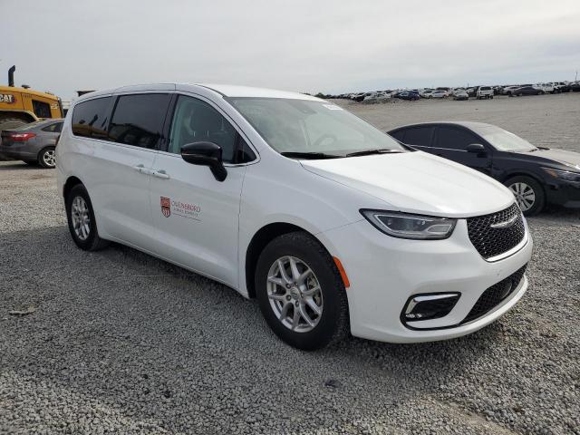 Chrysler Pacifica Touring L Image 2